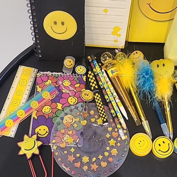 Vintage 90s smiley face stationery bundle - Picture 4 of 11